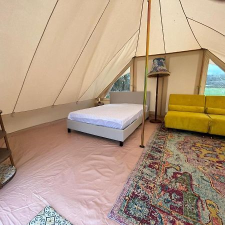 1 Glamping Tent With Kitchen & Electric On Small Family Campsite, No Bedding Supplied Нарберт Екстер'єр фото